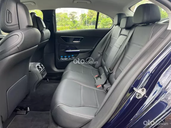 Mercedes-Benz C200 2022 - Xanh, nội thất nâu siêu đẹp- giá cực tốt