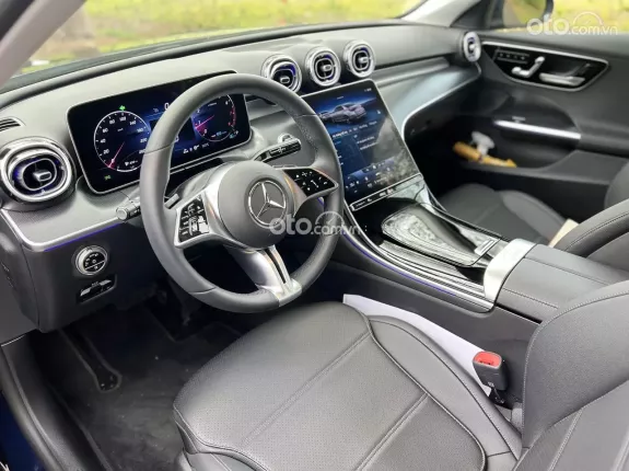 Mercedes-Benz C200 2022 - Xanh, nội thất nâu siêu đẹp- giá cực tốt