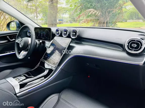 Mercedes-Benz C200 2022 - Xanh, nội thất nâu siêu đẹp- giá cực tốt