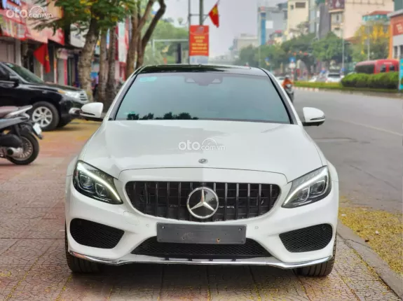Mercedes-Benz C300 2018 - Xe đẹp như mới, trang bị full option hiện đại