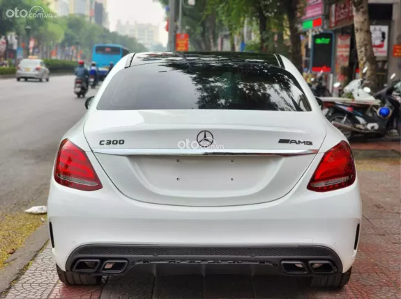 Mercedes-Benz C300 2018 - Xe đẹp như mới, trang bị full option hiện đại