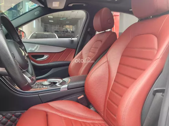 Mercedes-Benz C300 2018 - Xe đẹp như mới, trang bị full option hiện đại