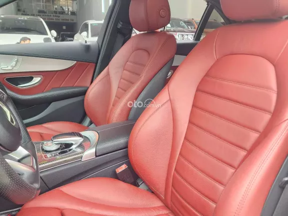 Mercedes-Benz C300 2018 - Xe đẹp như mới, trang bị full option hiện đại