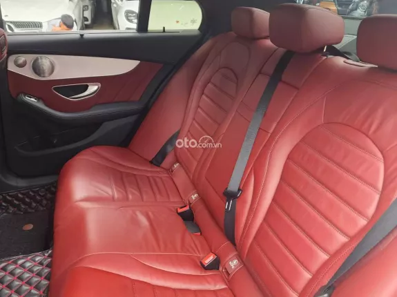 Mercedes-Benz C300 2018 - Xe đẹp như mới, trang bị full option hiện đại