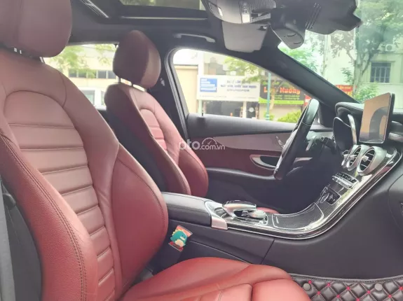Mercedes-Benz C300 2018 - Xe đẹp như mới, trang bị full option hiện đại