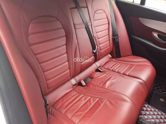 Mercedes-Benz C300 2018 - Xe đẹp như mới, trang bị full option hiện đại