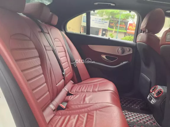 Mercedes-Benz C300 2018 - Xe đẹp như mới, trang bị full option hiện đại