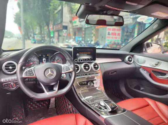 Mercedes-Benz C300 2018 - Xe đẹp như mới, trang bị full option hiện đại