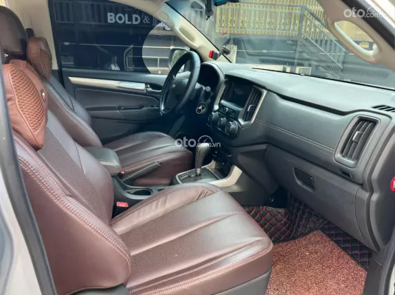 Chevrolet Trailblazer 2.5L VGT LT 4x2 AT 2018 - Chevrolet Trailblazer 2018 , số tự động, máy dầu, màu bạc