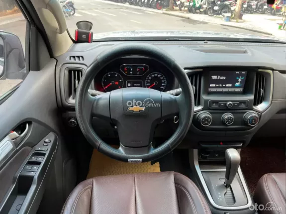 Chevrolet Trailblazer 2.5L VGT LT 4x2 AT 2018 - Chevrolet Trailblazer 2018 , số tự động, máy dầu, màu bạc