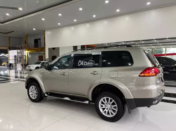Mitsubishi Pajero Sport G 4x2 AT 2014 - SUV 7 chỗ cực đẹp, máy xăng cực khỏe, keo chỉ Zin
