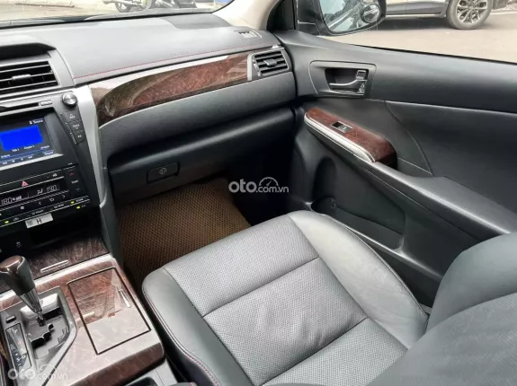 Toyota Camry 2.5Q 2015 - Xe đi cực kỳ giữ gìn nên xe rất mới, Nội ngoại thất sáng bóng