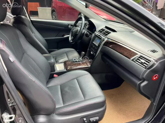 Toyota Camry 2.5Q 2015 - Xe đi cực kỳ giữ gìn nên xe rất mới, Nội ngoại thất sáng bóng