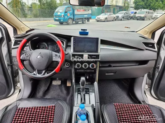 Mitsubishi Xpander 1.5 AT  2021 - Phiên bản nilon chưa bóc. Chạy hơn 3v(km).