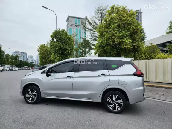 Mitsubishi Xpander 1.5 AT  2021 - Phiên bản nilon chưa bóc. Chạy hơn 3v(km).