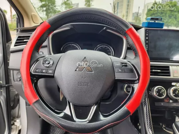 Mitsubishi Xpander 1.5 AT  2021 - Phiên bản nilon chưa bóc. Chạy hơn 3v(km).