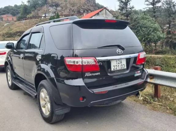 Toyota Fortuner 2.5G 2011 - Chính chủ em bán FOTUNER 2011 máy dầu .