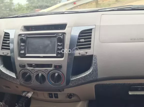 Toyota Fortuner 2.5G 2011 - Chính chủ em bán FOTUNER 2011 máy dầu .