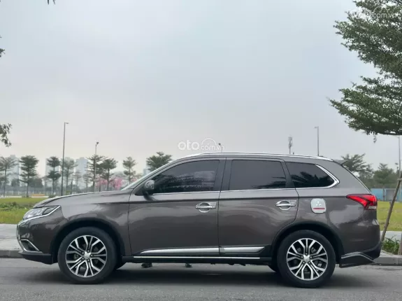 Mitsubishi Outlander 2.0 CVT Premium 2018 - 615 triệu