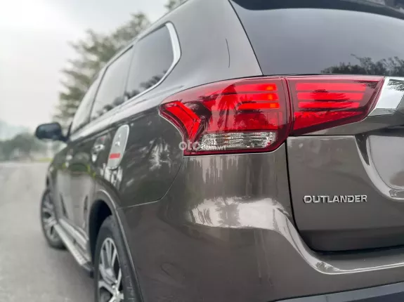 Mitsubishi Outlander 2.0 CVT Premium 2018 - 615 triệu