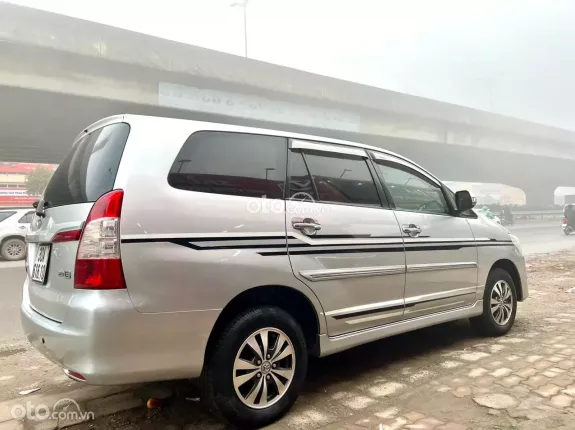 Toyota Innova 2.0E 2015 - 360tr