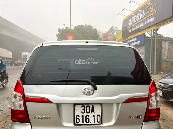 Toyota Innova 2.0E 2015 - 360tr