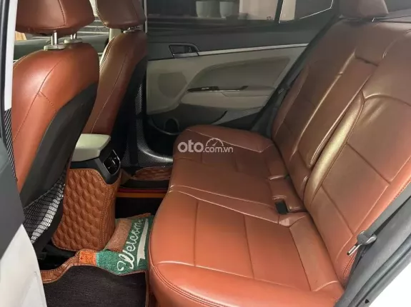 Hyundai Elantra 1.8 MT 2017 - Một chủ từ đời đầu - Xe check thoải mái