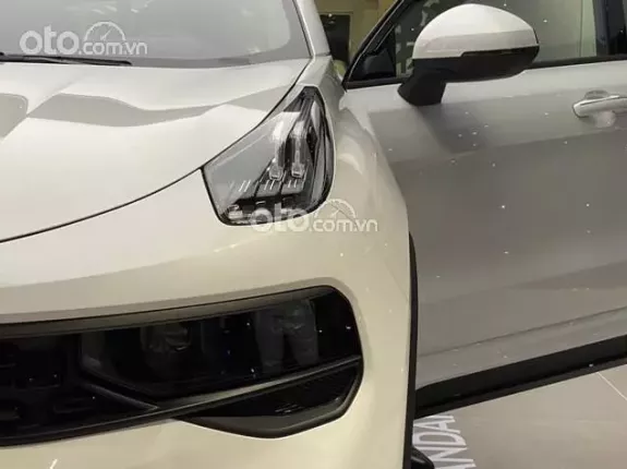 Lynk & Co 01 2024 - MÀU TRẮNG - GIẢM 50% LPTB VÀ BẢO HÀNH CHÍNH HÃNG 6 NĂM HOẶC 175.000 KM