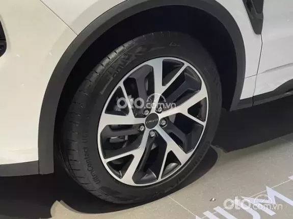 Lynk & Co 01 2024 - MÀU TRẮNG - GIẢM 50% LPTB VÀ BẢO HÀNH CHÍNH HÃNG 6 NĂM HOẶC 175.000 KM
