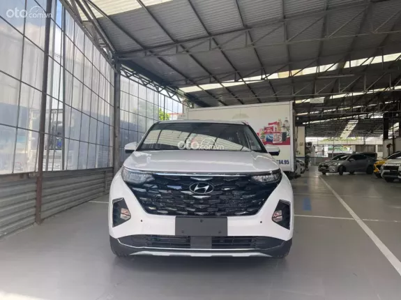 Hyundai Custin 2024 - sẵn xe giao ngay