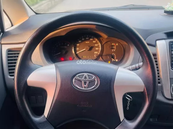 Toyota Innova 2.0E 2014 - Ko dịch vụ , hơn 300tr