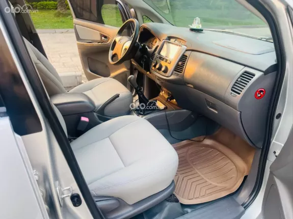 Toyota Innova 2.0E 2014 - Ko dịch vụ , hơn 300tr