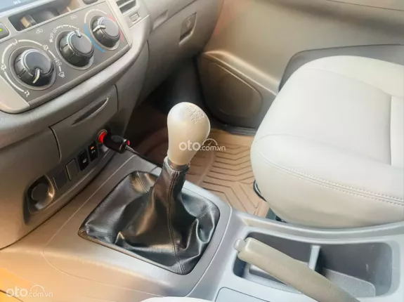 Toyota Innova 2.0E 2014 - Ko dịch vụ , hơn 300tr