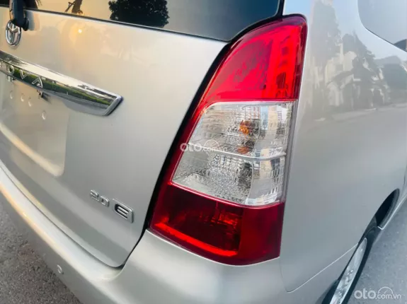 Toyota Innova 2.0E 2014 - Ko dịch vụ , hơn 300tr