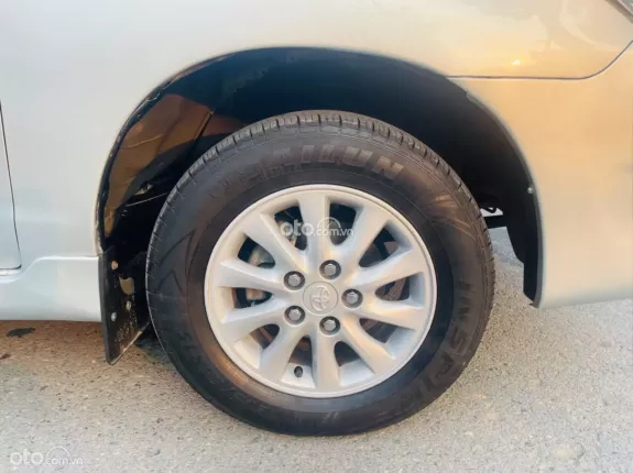 Toyota Innova 2.0E 2014 - Ko dịch vụ , hơn 300tr