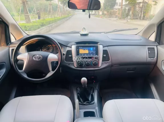 Toyota Innova 2.0E 2014 - Ko dịch vụ , hơn 300tr