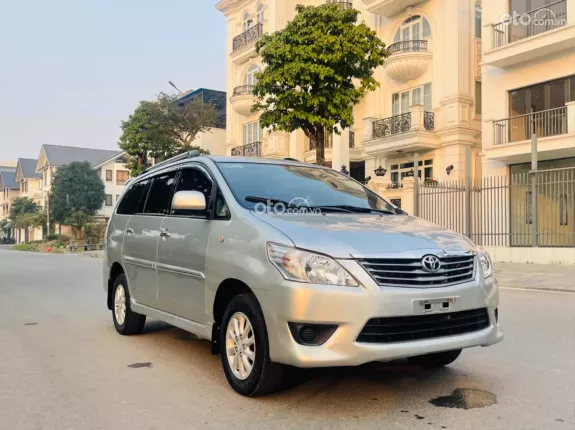 Toyota Innova 2.0E 2014 - Ko dịch vụ , hơn 300tr