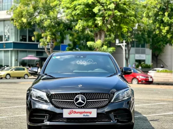 Mercedes-Benz C300 AMG First Edition 2020 - Model 2021