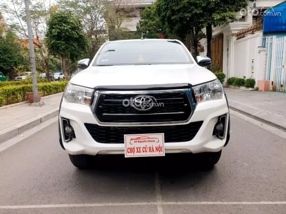 Toyota Hilux 2.4E 4×2 AT 2018 - Về e nhập Thái - Xe cá nhân chạy giữ xe, máy zin nguyên keo chỉ