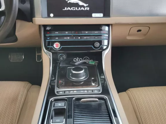 Jaguar XF 2018 - Hỗ trợ lên biển số đẹp