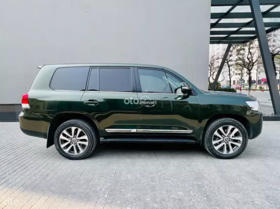 Toyota Land Cruiser 2016 - Land Cruiser VXR 5.7 sản xuất 2015 Model: 2016 nhập Mỹ, chạy hơn 5 vạn siêu mới