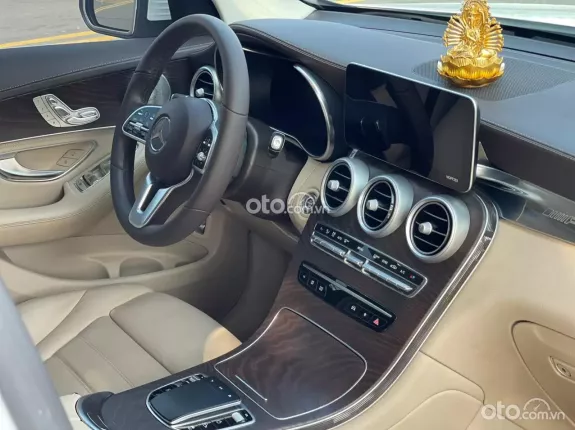Mercedes-Benz GLC 200 2021 - 1 tỷ 650 triệu