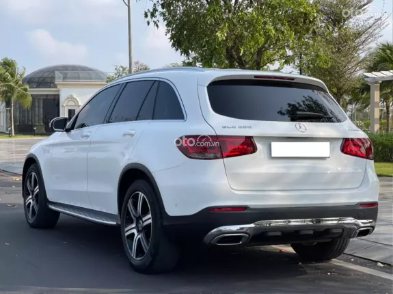 Mercedes-Benz GLC 200 2021 - 1 tỷ 650 triệu