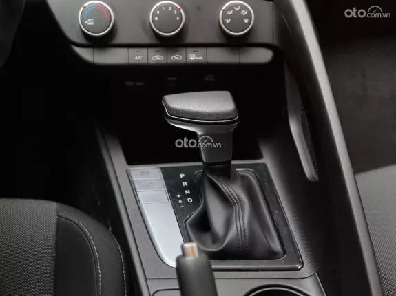 Hyundai Elantra 2022 - 590 triệu