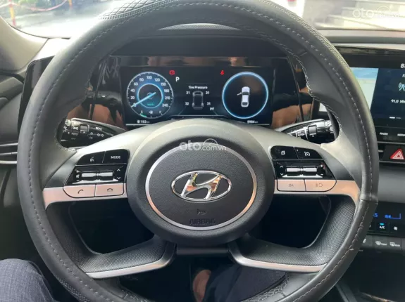 Hyundai Elantra 2.0 AT Cao cấp 2022 - 665 triệu