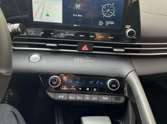 Hyundai Elantra 2.0 AT Cao cấp 2022 - 665 triệu
