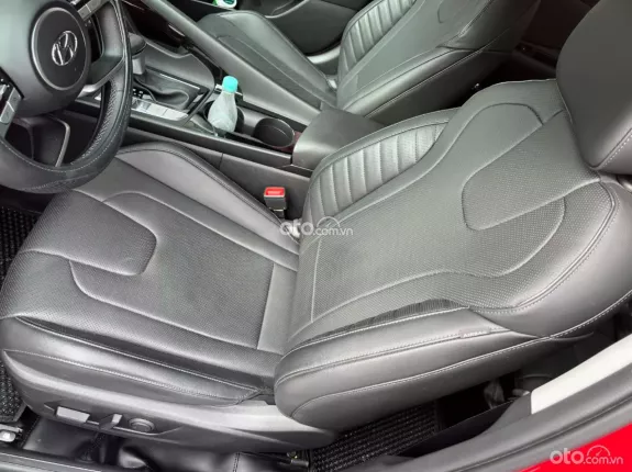 Hyundai Elantra 2.0 AT Cao cấp 2022 - 665 triệu