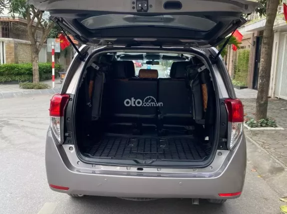 Toyota Innova 2.0E 2019 - Xe gia đình đẹp 1 chủ từ mới