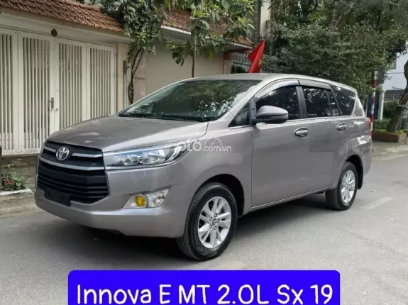 Toyota Innova 2.0E 2019 - Xe gia đình đẹp 1 chủ từ mới