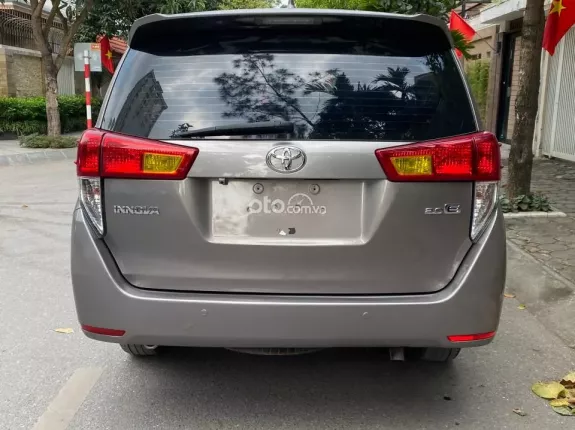 Toyota Innova 2.0E 2019 - Xe gia đình đẹp 1 chủ từ mới